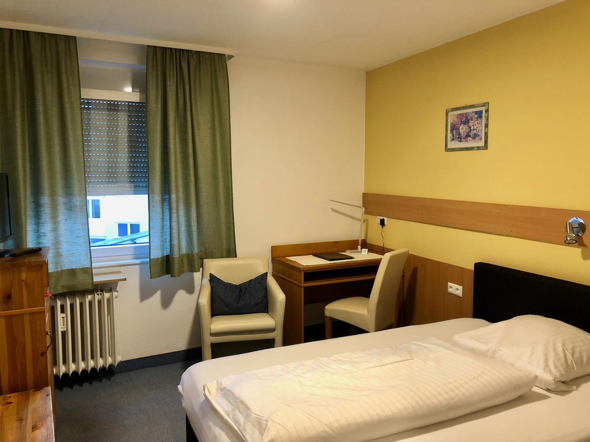 City Hotel Pforzheim Esterno foto